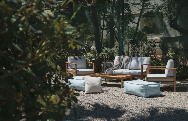 Mid-Century Modern Villa Vintage Charm - Foto 43