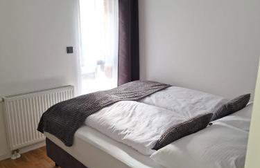 City heaven,self check in, with free parking - Foto 31