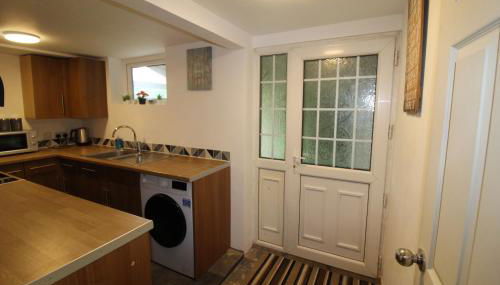 Raynald House - Photo 5