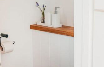 Elmhut Shepherd's Hut with Hot Tub - Foto 11