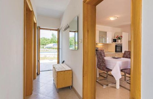 Beautiful Home In Zminj With Kitchen - Photo 10