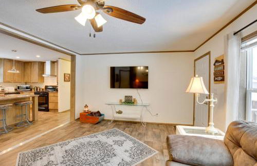 Stylish Chetek Hideaway with Lake and Dock Access! - Foto 6