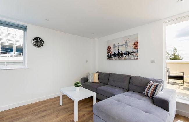 Skyvillion - Huge 4bed Apartment Wbalcony - Parking - Photo 16