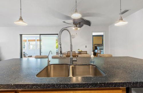 Relaxing Coastal Comfort - Heated Pool - Photo 46