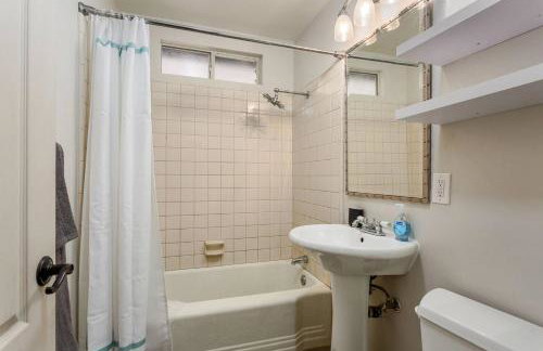 Downtown Culver City House w/ Backyard, AC & Garage - Foto 13