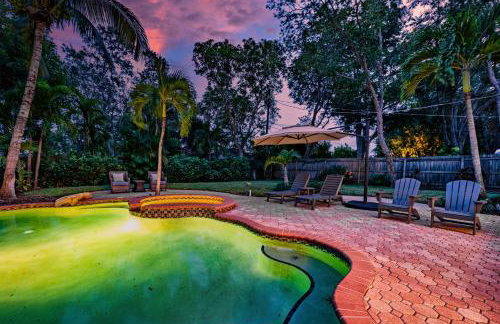 Nautical Escape! Private pool home with a tropical backyard oasis! - Foto 45