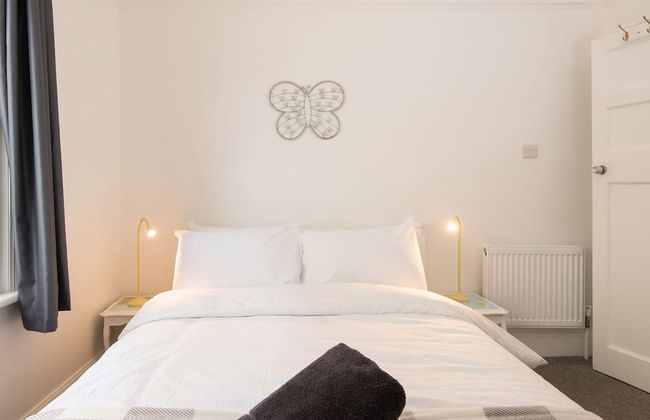 Beautiful Beachfront House wth Balcony Sea Views - Foto 17