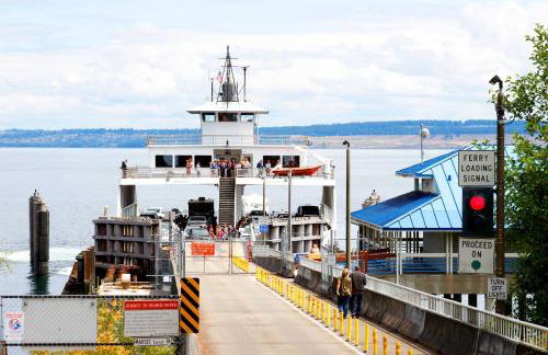 Anderson Island Retreat with Lakefront Deck and Canoe! - Foto 44