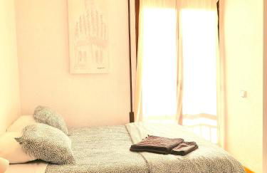 NO FIESTAS, 5 DORMITORIOS Solo familias, parejas o trabajo PARKING Público Gratis a 300m - Foto 17