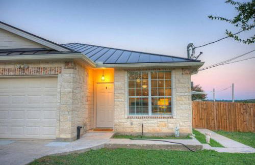 NEW Oak Lodge at Little Ranches 5 min to Square - Foto 27