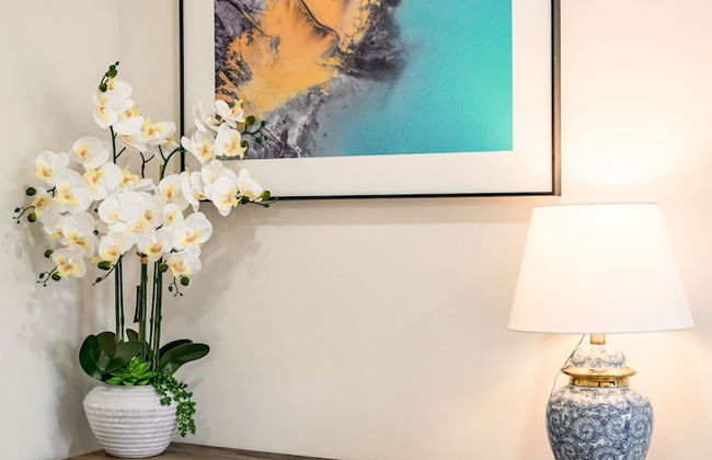 Modern Cozy Retreat Stylish Stay With Patio Parking - Foto 35