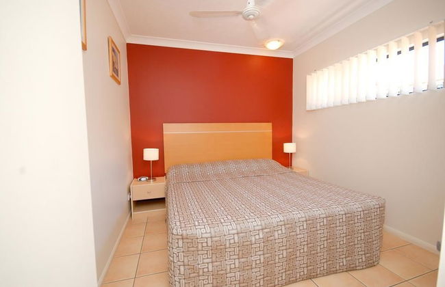 City Plaza Apartments - Foto 10