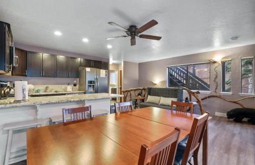 Ski In, Ski Out! 3 BDR Steps From Stagecoach Lift - Photo 17