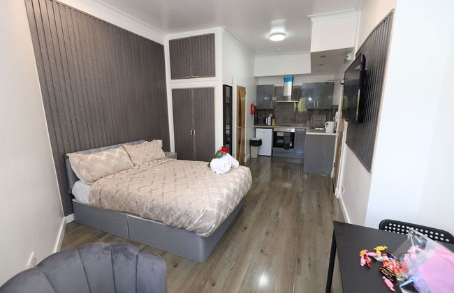 VR Apartments - Photo 13