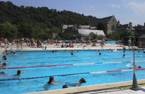 Quai du Val is a Charming Pet and Family Friendly Riverside Gite in Lehon close to Dinan Sleeps 7 - Photo 36