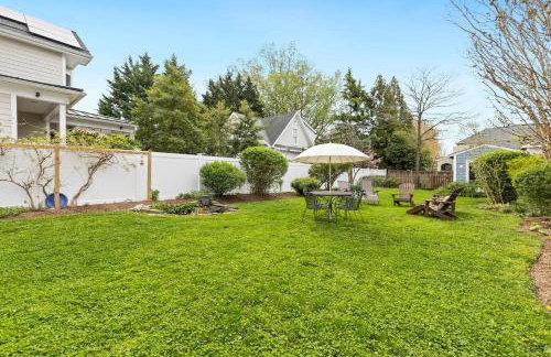 Unique Eastport Bungalow w Yard - Foto 9