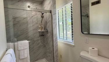 Newly Renovated Lakefront with Dock - Foto 2