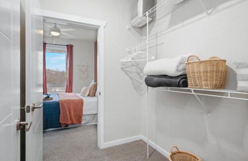 NEW Great Escape 404 2BR Condo Near Downtown and Bay - Photo 20