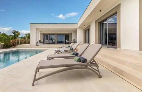 Villa Lastine by Villsy - Photo 20