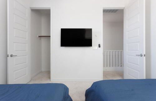 Modern Desert Home-Great for families & groups, near golf, hiking, and city fun, Private in-law suite with own entrance also available separately - Foto 8