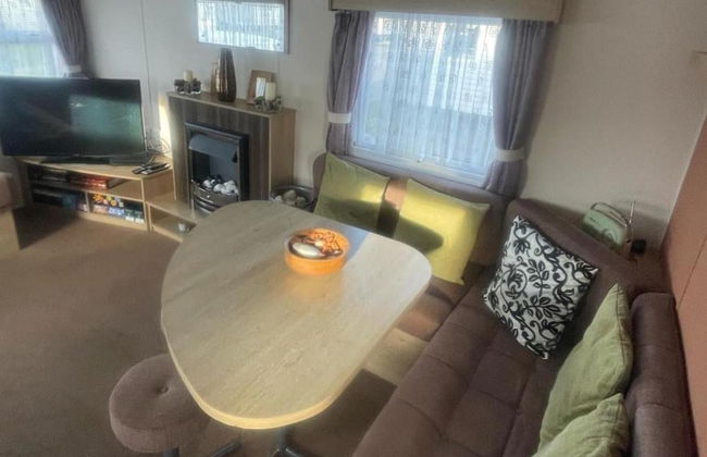 3 Bed Caravan - Sleeps 8 - Pets - Parking - Wifi - Foto 10