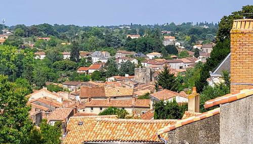Appartement 2 chambres - 6 personnes - Centre de Parthenay - Garage et Wifi - Foto 3