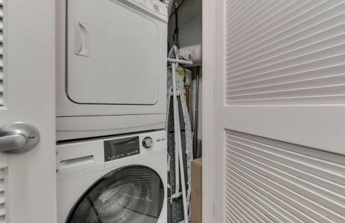 Charming 2BD1BA in Hip Area - Near Metro - Foto 9