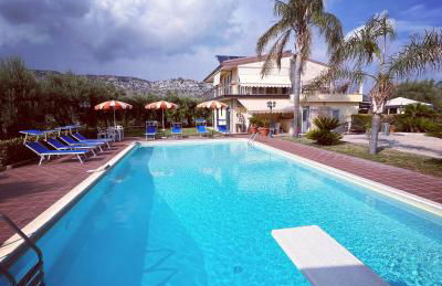 Villa Ludovica Siracusa, Pool 6x12, Jacuzzi, Padel, Pickleball, Volleyball, Wifi - Photo 1