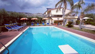 Villa Ludovica Siracusa, Pool 6x12, Jacuzzi, Padel, Pickleball, Volleyball, Wifi - Foto 1