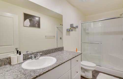 Inviting Henderson Townhome with Community Pool! - Foto 13