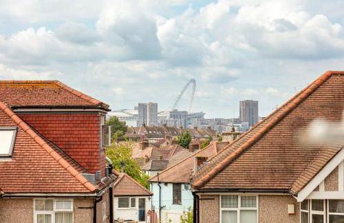 9RA - 4BD House - Wembley Views - Foto 5