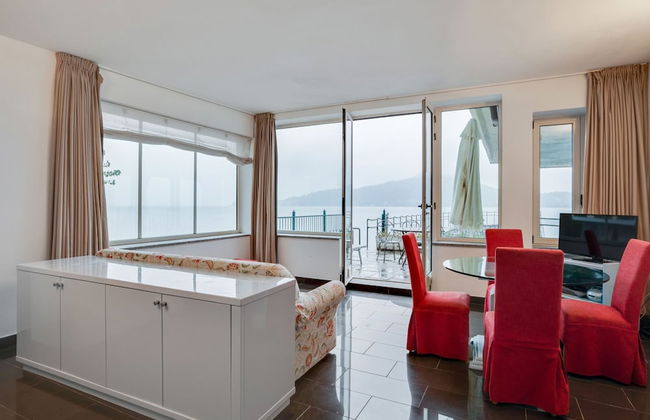 Holiday Home in Meina With Private Beach - Foto 20