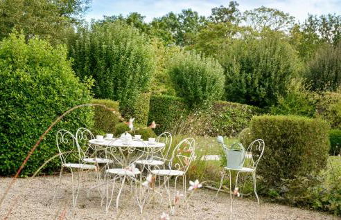 Beautiful Home In Yèvre-La-Ville - Foto 9