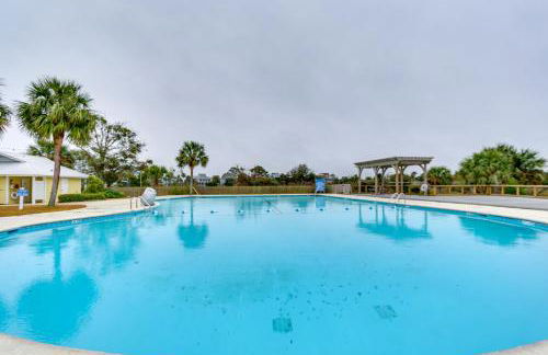 Swim and Relax St Helena Island Gem with Deck! - Foto 23