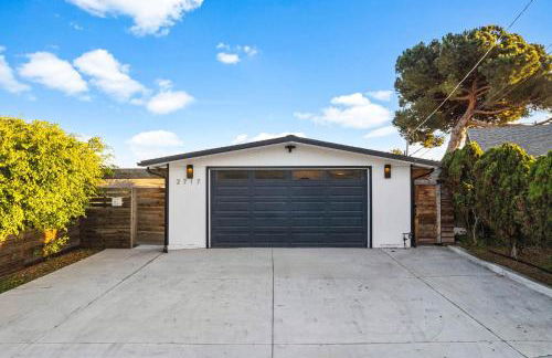 Dog-Friendly House with Hot Tub, AC, Game Room - Photo 39