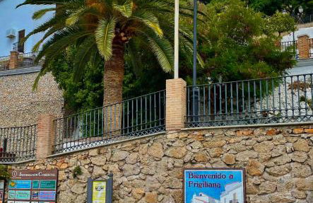 Cosy Andalusian Home with Roof Terrace in Town Centre - Photo 57