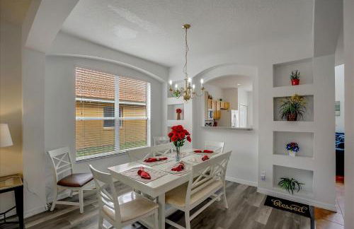 SOLANA 7 Bed Rooms FAMILY VACATION VILLA-Private Pool and SPA - Photo 21