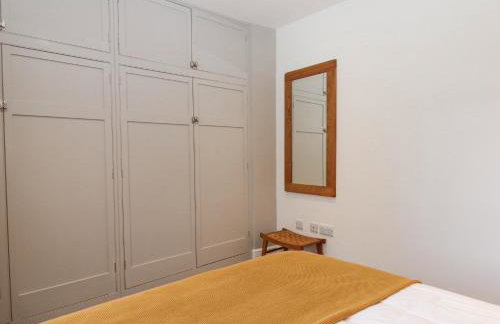 The Cottage on The Square - Photo 26