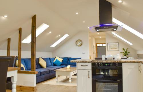 Treeview Lodge - Photo 2