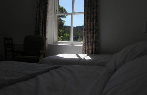 Beautiful Listed Mansion with incredible woodland views - Photo 11