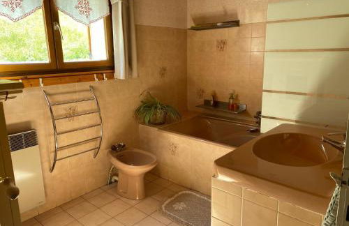 Appartement spacieux et confortable, 11 personnes, 4 chambres, 1 garage - ROCHE02 - Foto 11