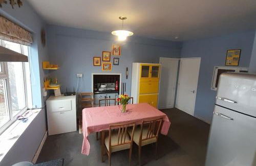 Quirky mid century themed holiday home - Photo 3