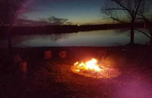 Lake front Studio - Photo 28