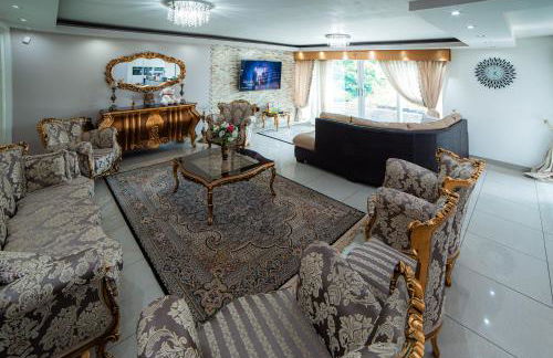 Family & Contractors 3 BR Bungalow Cot Garden Netflix Coffee Station - Foto 33