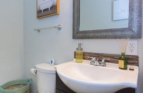 Charming and Cozy 1 Bedroom 1 Bathroom Guest Suite in Silverlake - Foto 5