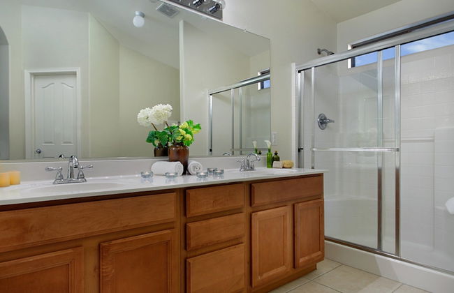 Near Great Shopping & Dining! Pool Table & Games! - Foto 18