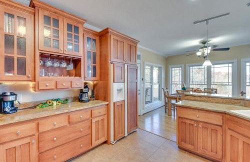 Blairsville Mansion with Hot Tub, Casino and Games! - Foto 9