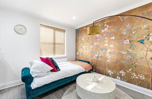 Keaton House - Close to City Centre - Free Parking, Spacious Garden, Fast Wifi and Smart TV by Yoko Property - Foto 26