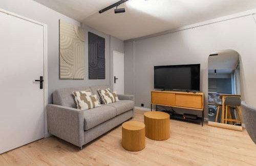 Chic 2-room apartment in the heart of Parisian luxury - Photo 1