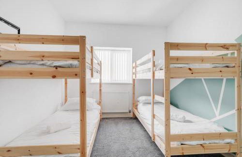 Huge Apartment - 8 Beds - Free Parking - Long Stays! - Foto 22